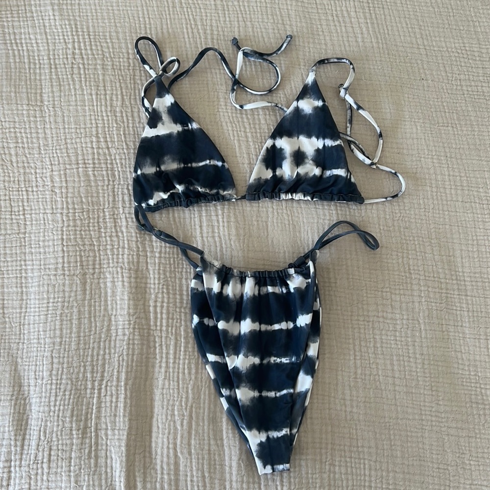 Skatie - tie dye bikini